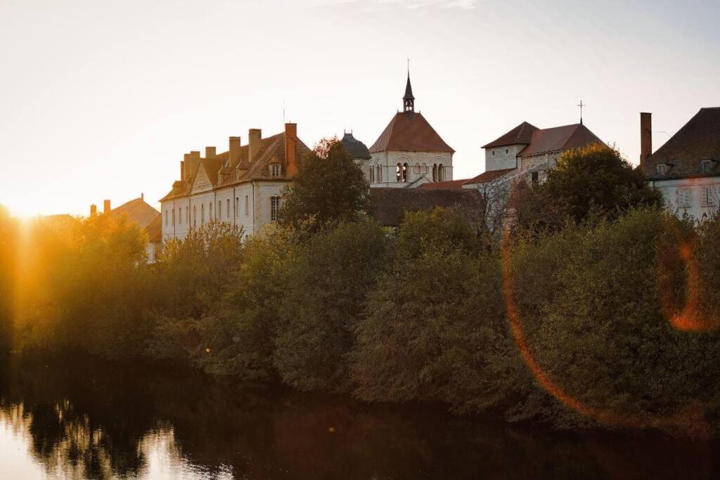 Petite Maison De Village Ebreuil Kültér fotó